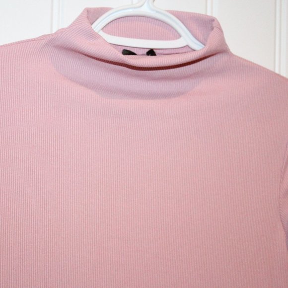 2/$20 🏷 Dynamite Ribbed Turtle Neck Size M - Picture 2 of 3